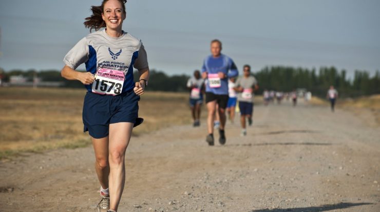 runner-race-competition-female